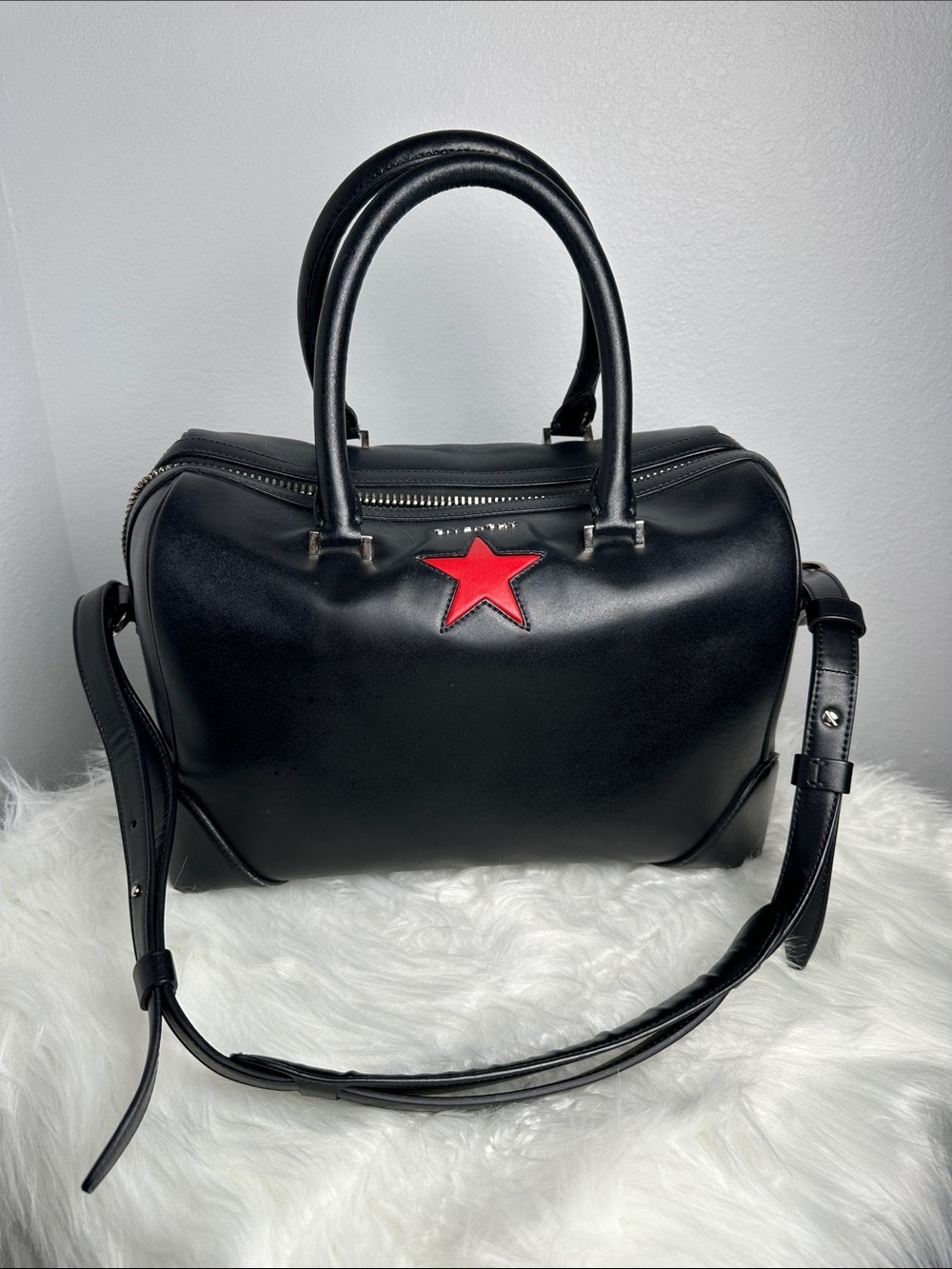 💯Authentic Givenchy Black Leather Star Satchel Crossbody Bag🍀 - Picture 15 of 16